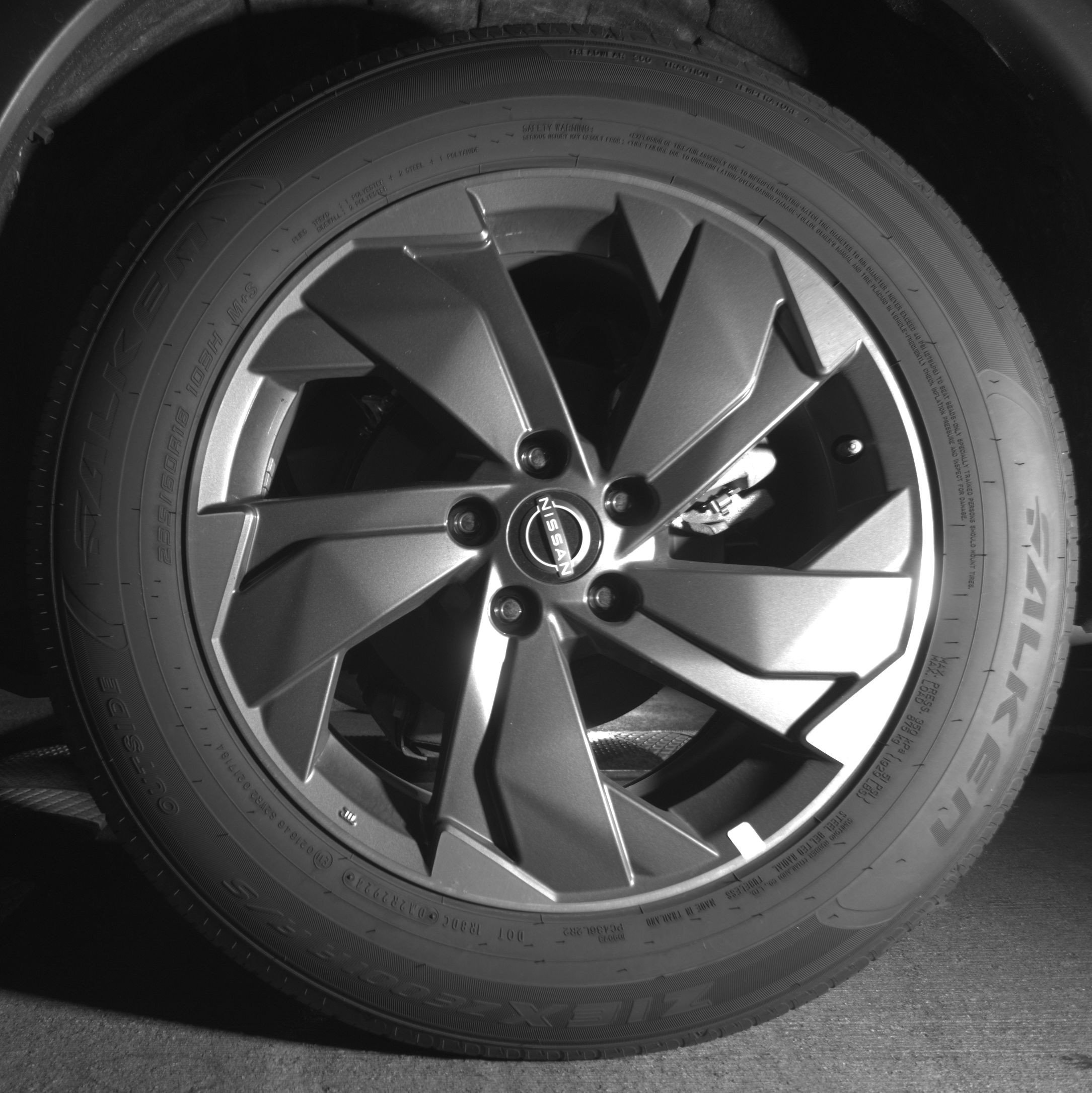 Used 2025 Nissan Rogue SV image 14