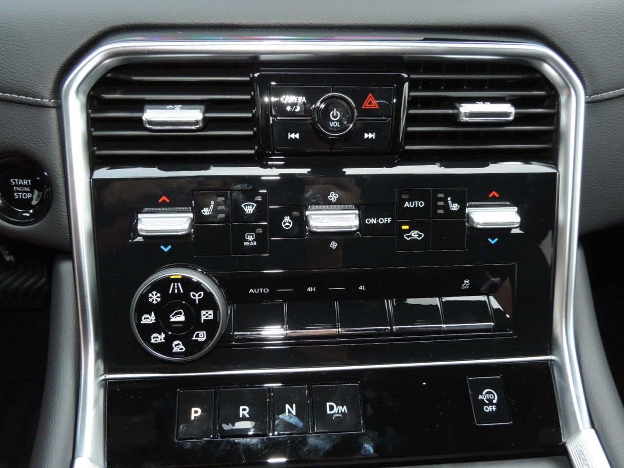 New 2026 Nissan Armada SL w/ Captain's Chari Seat Package image 23