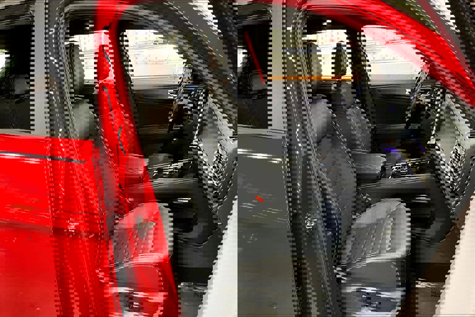 Used 2025 Volkswagen Atlas Cross Sport SEL R-Line image 10