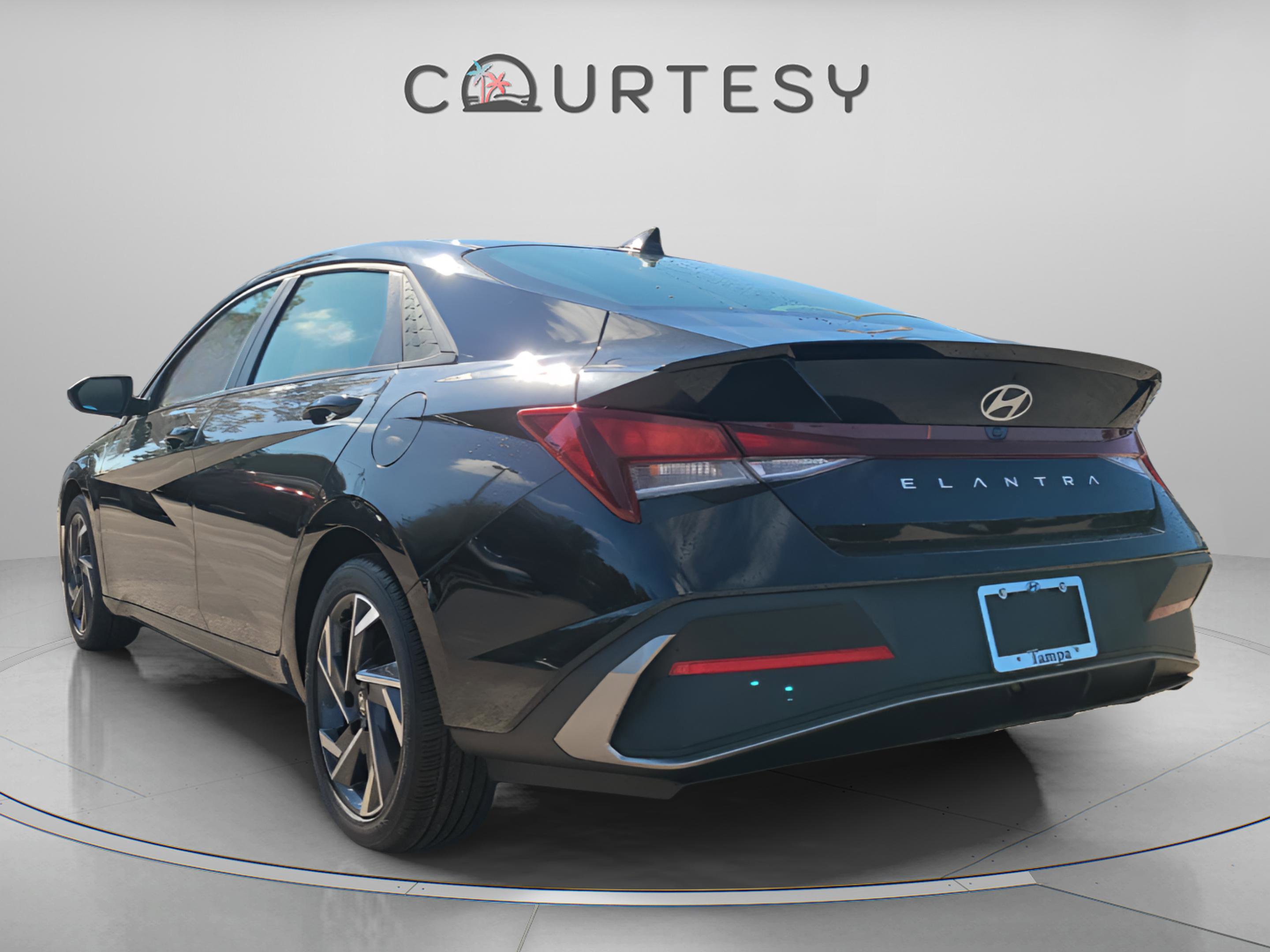 Certified 2025 Hyundai Elantra Sport w/ Cargo Package image 2