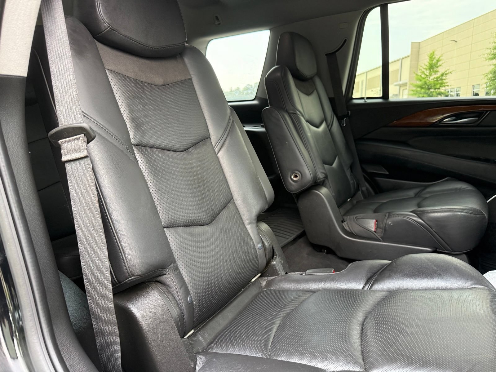 Used 2018 Cadillac Escalade Premium Luxury RWD image 42