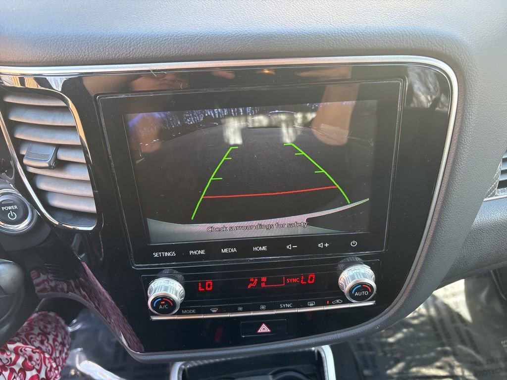 Used 2020 Mitsubishi Outlander SEL AWD/4WD image 24