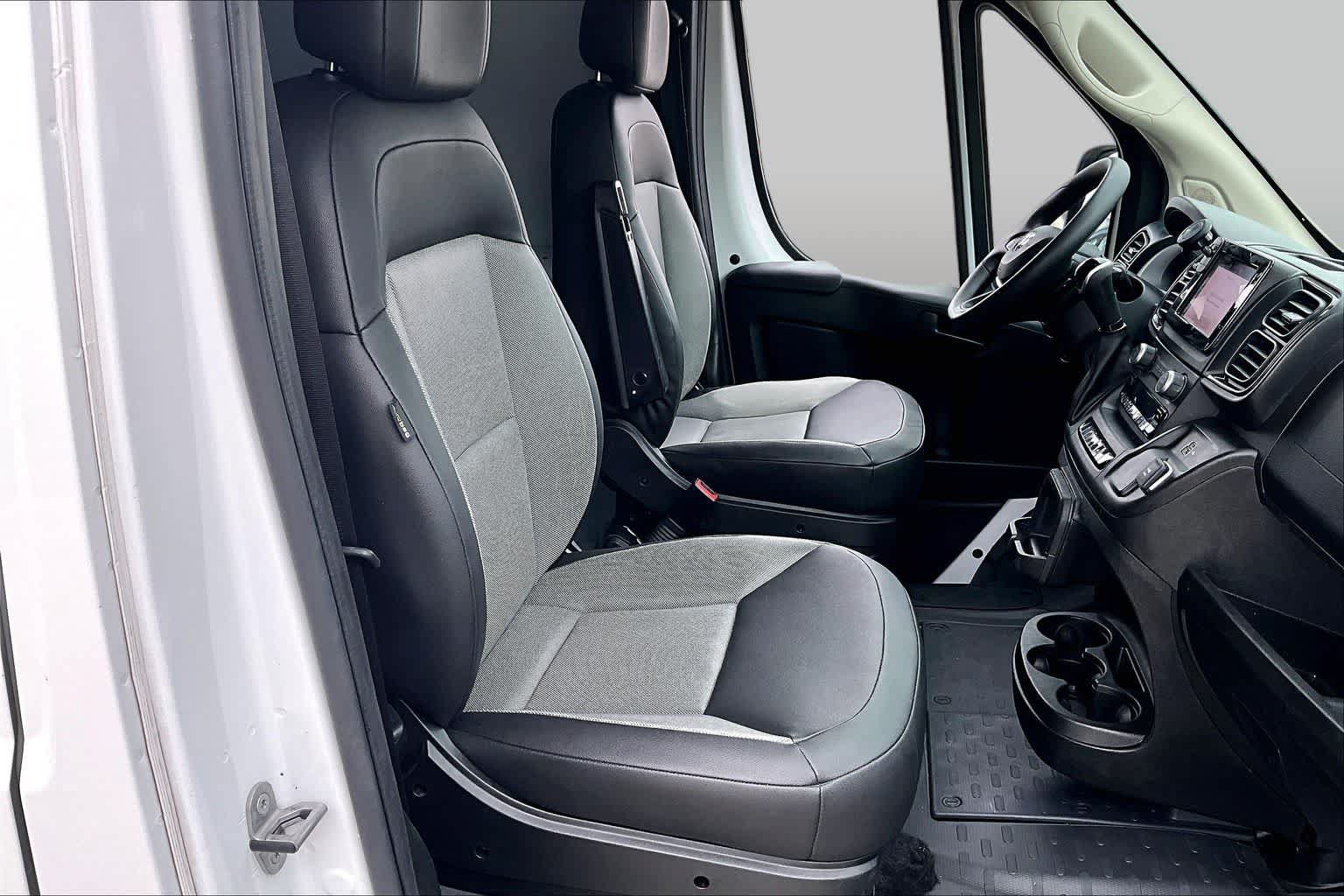 Used 2025 RAM ProMaster 2500 w/ Convenience Group FWD image 9