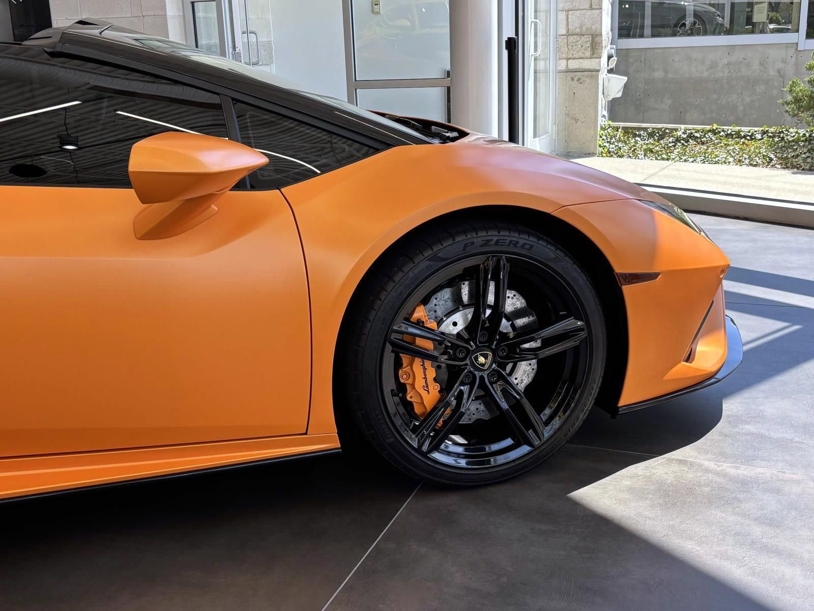 Used 2021 Lamborghini Huracan EVO RWD image 5