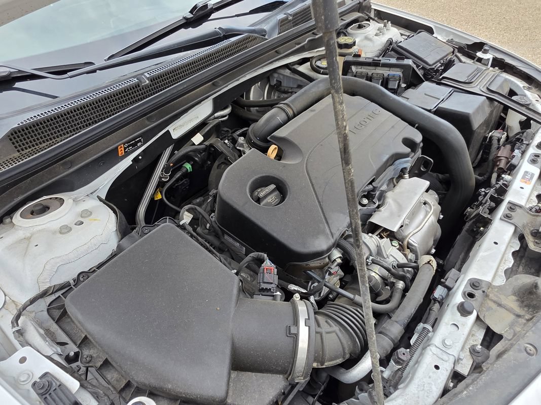 Used 2020 Chevrolet Malibu LT FWD image 35