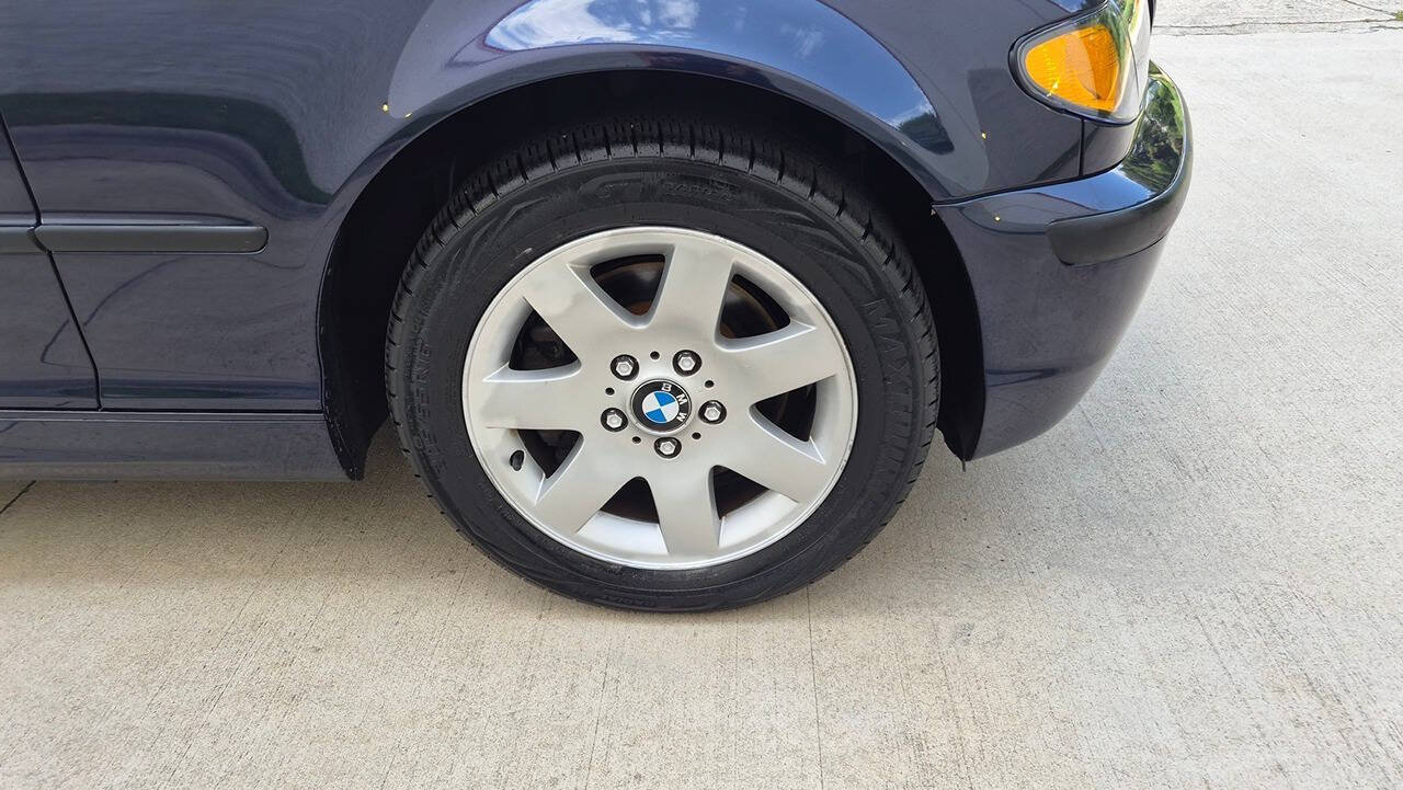 Used 2004 BMW 325xi Sedan AWD/4WD image 27