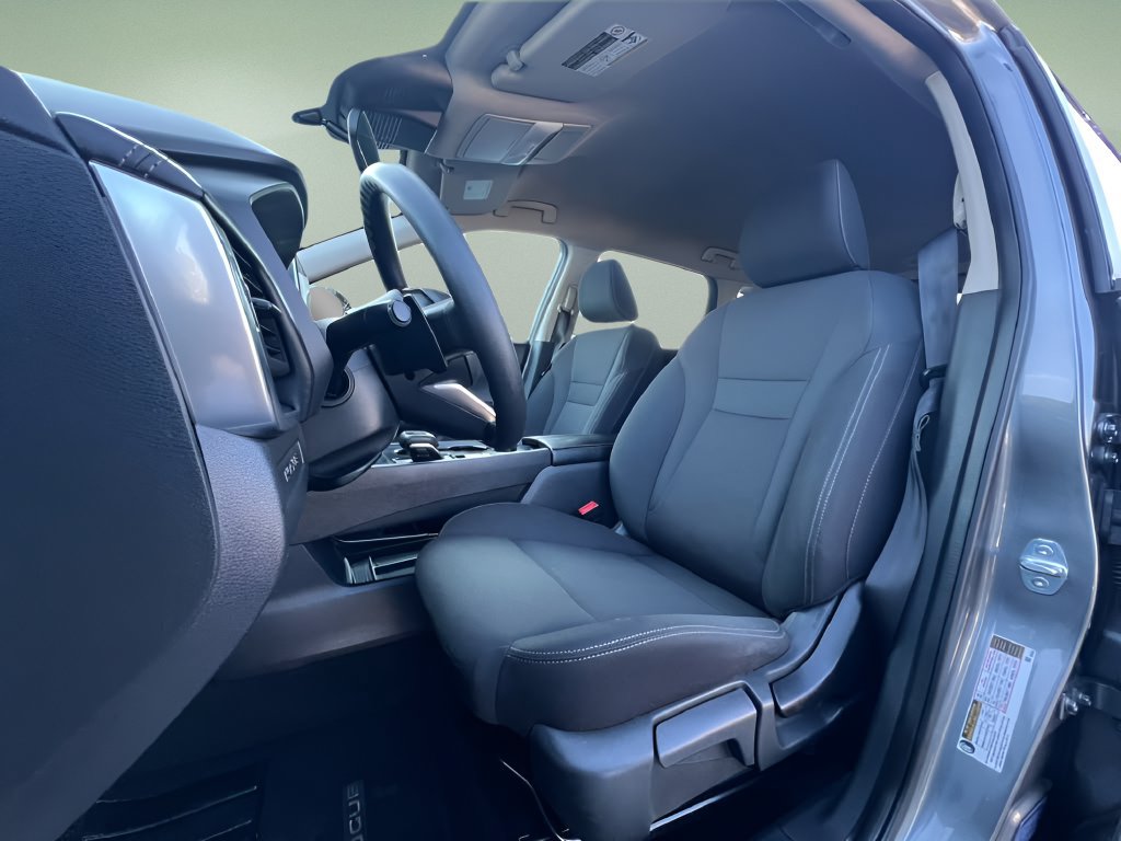 Used 2024 Nissan Rogue S AWD/4WD image 12