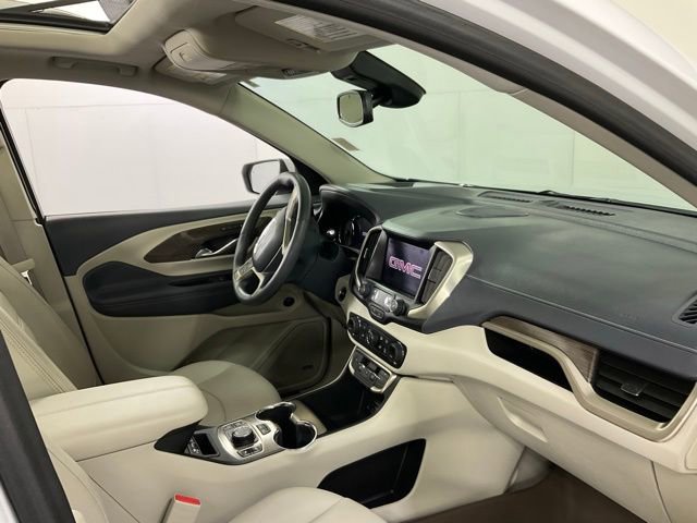 Used 2024 GMC Terrain Denali w/ Denali Premium Package image 32