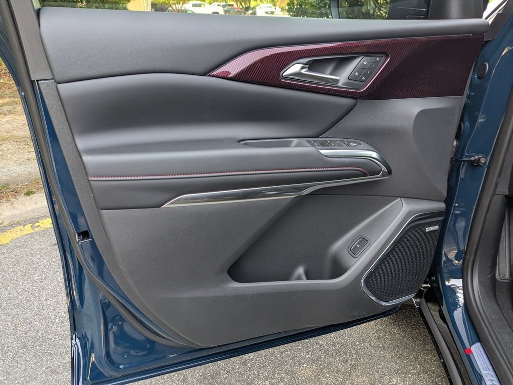 New 2027 Chevrolet Traverse RS FWD image 9