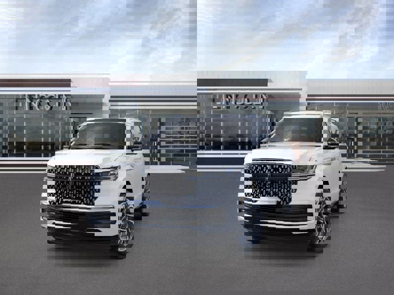 New 2025 Lincoln Navigator Reserve image 3
