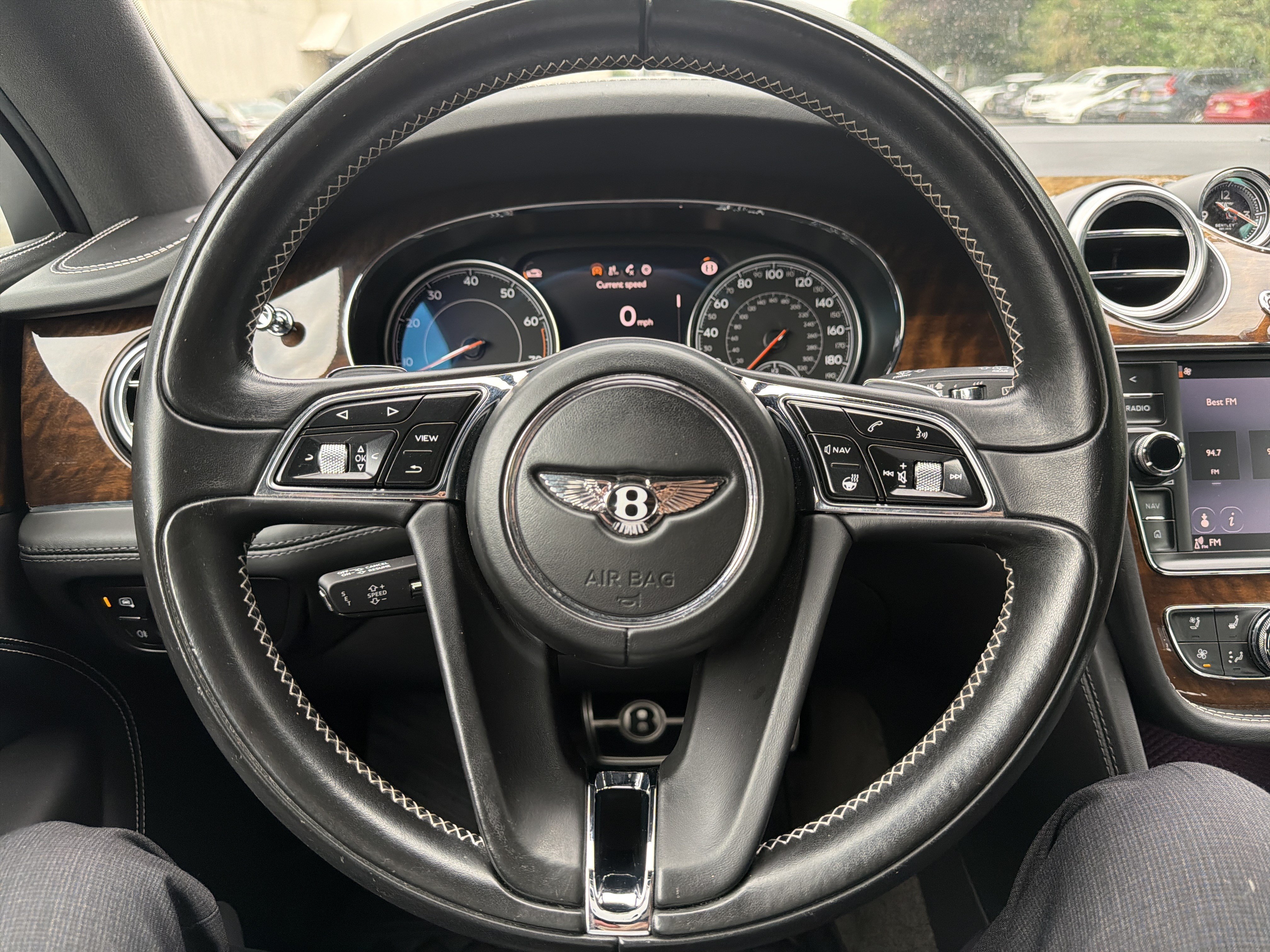 Used 2018 Bentley Bentayga AWD/4WD image 19