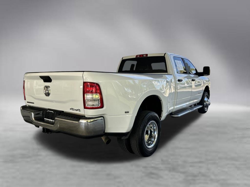 Used 2024 RAM 3500 Big Horn AWD/4WD image 3