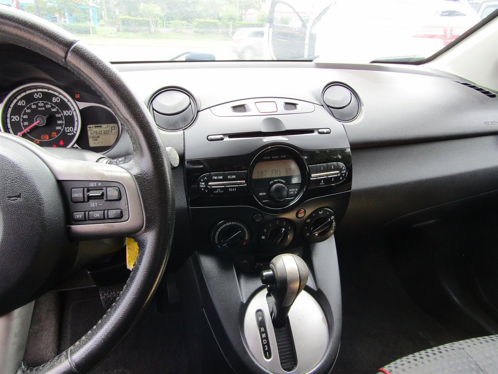 Used 2013 MAZDA MAZDA2 Touring image 9