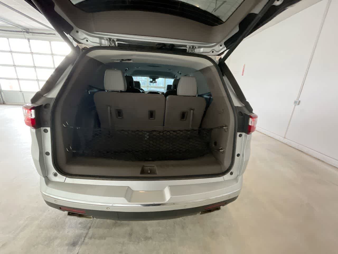 Used 2018 Chevrolet Traverse Premier w/ LPO, Floor Liner Package AWD/4WD image 24