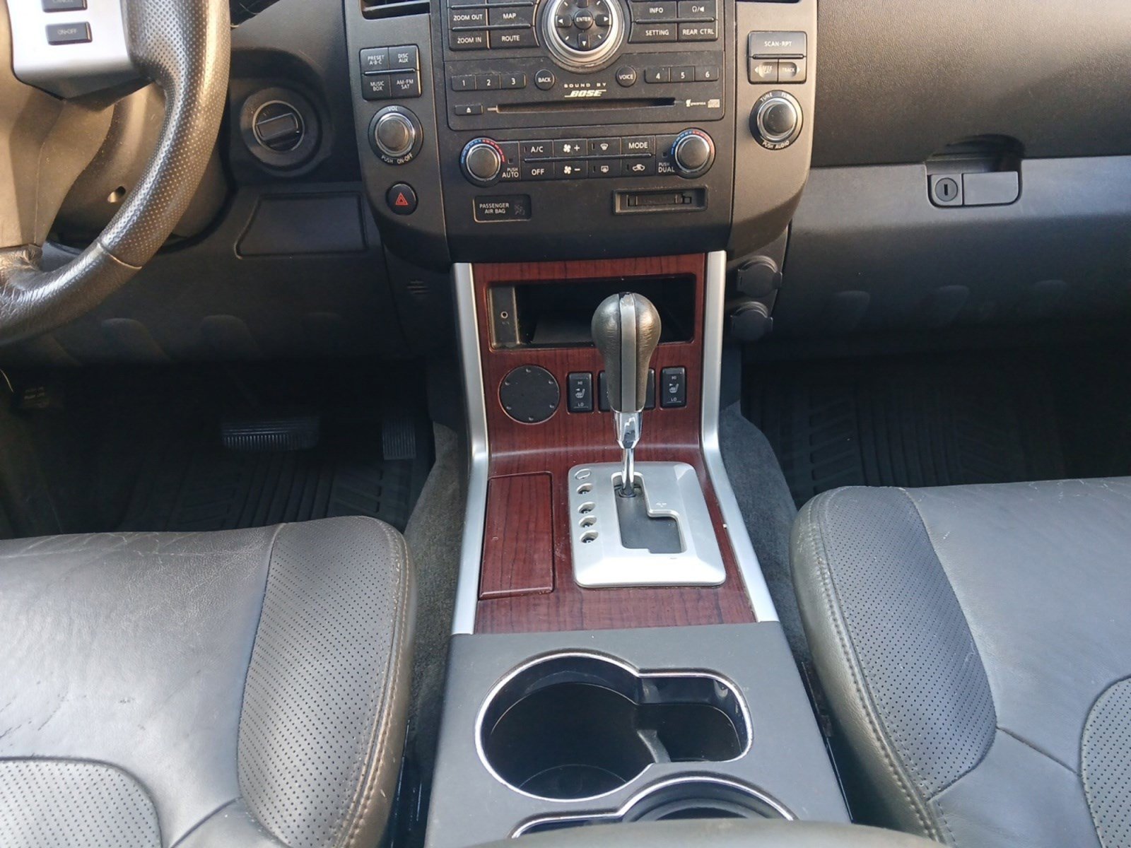 Used 2012 Nissan Pathfinder LE image 11