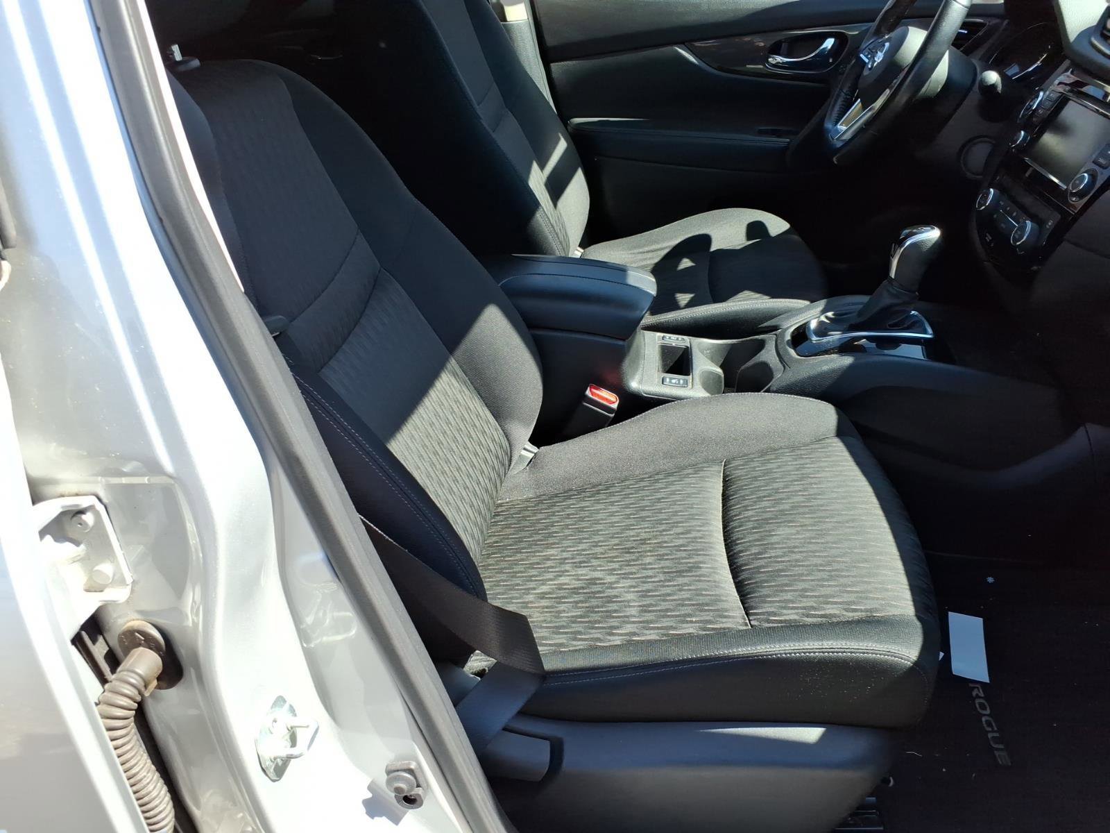 Used 2019 Nissan Rogue SV image 7