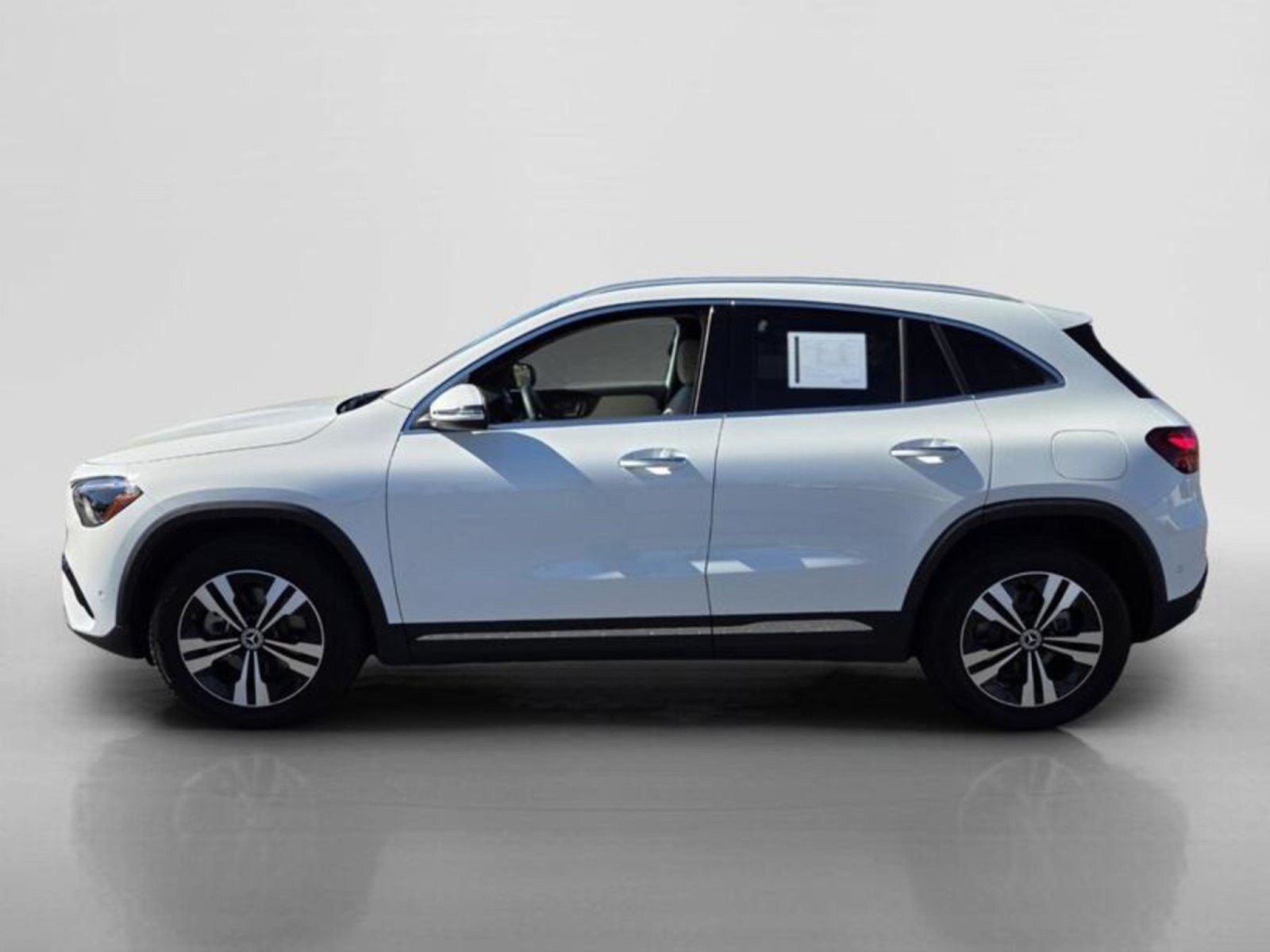 Certified 2026 Mercedes-Benz GLA 250 w/ Exclusive Package image 2