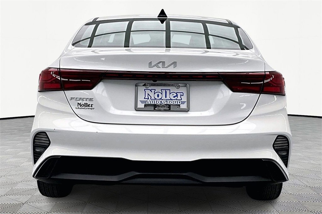 Used 2024 Kia Forte LXS w/ LXS Technology Package image 4