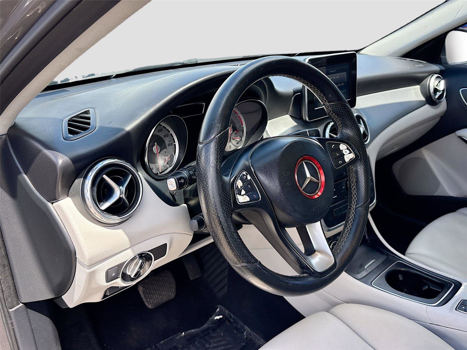 Used 2016 Mercedes-Benz GLA 250 image 9