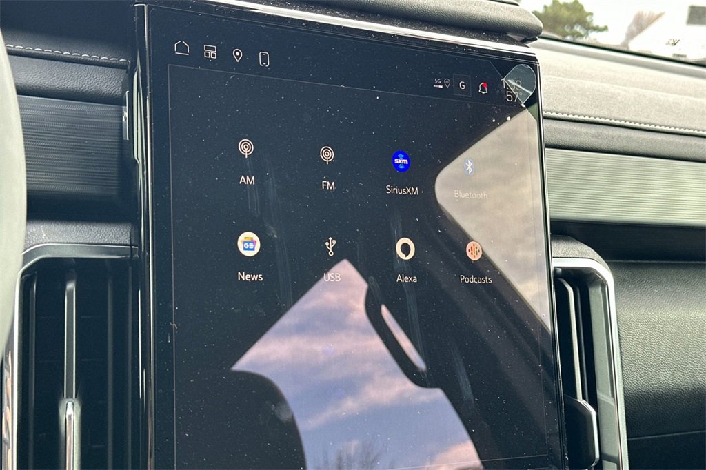 New 2025 GMC Acadia Elevation image 17