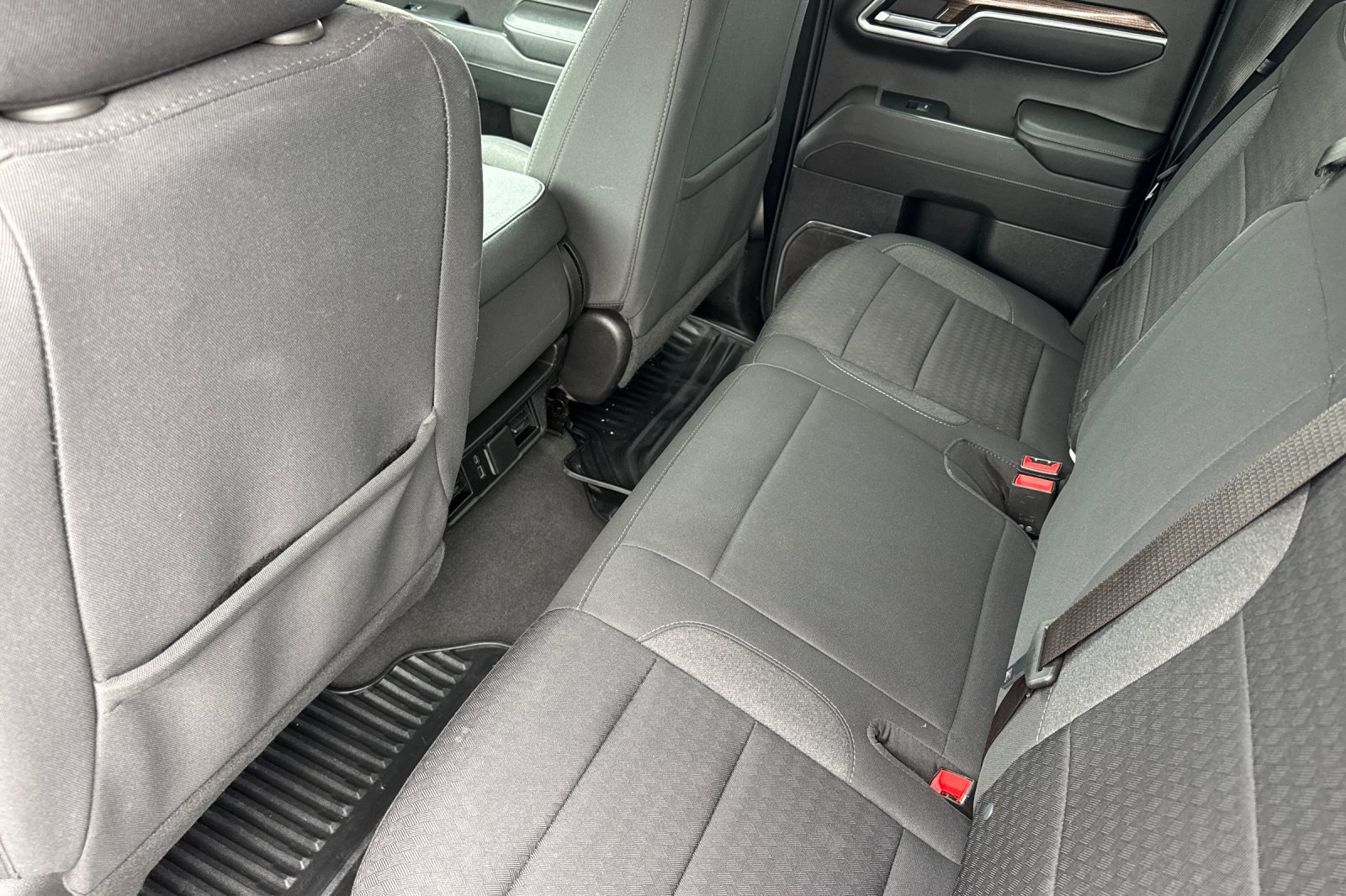 Used 2023 Chevrolet Silverado 1500 LT AWD/4WD image 15