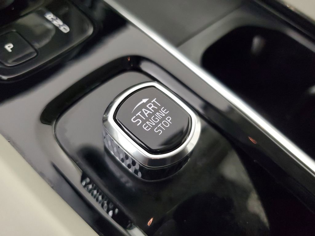 Used 2022 Volvo XC60 T8 Inscription w/ Advanced Package AWD/4WD image 33