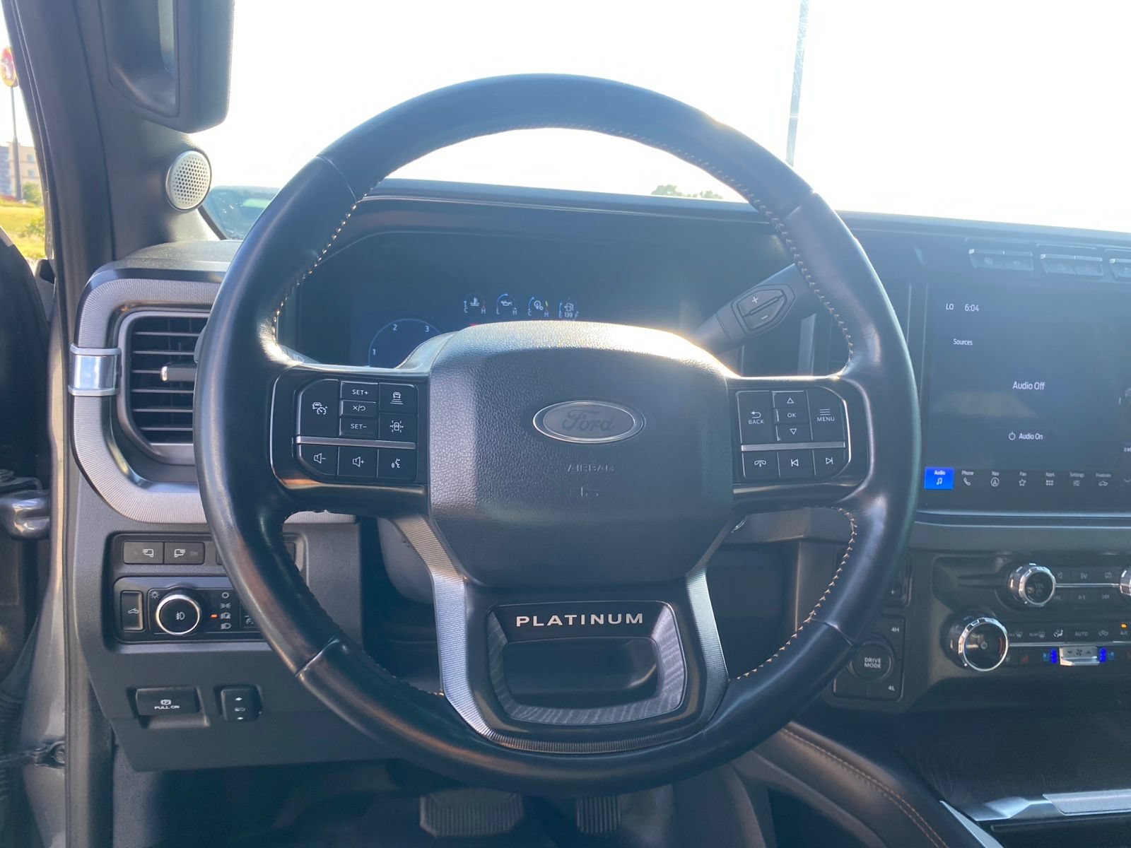 Used 2024 Ford F350 Platinum w/ FX4 Off-Road Package AWD/4WD image 16
