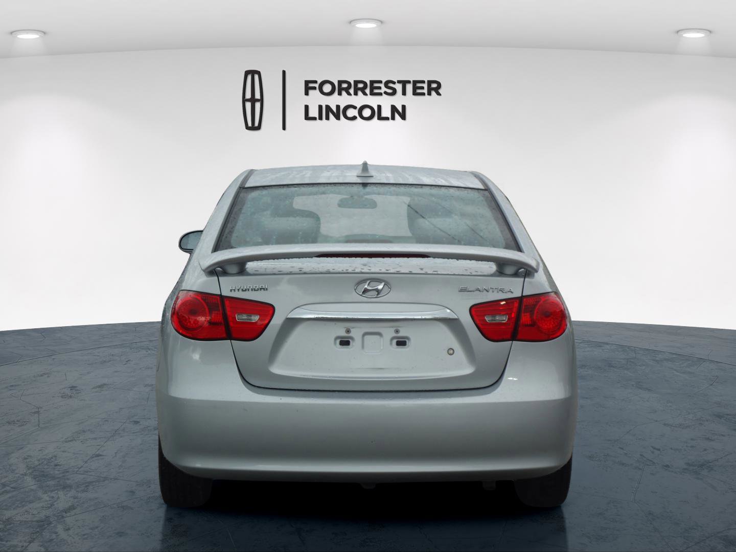 Used 2010 Hyundai Elantra GLS FWD image 4