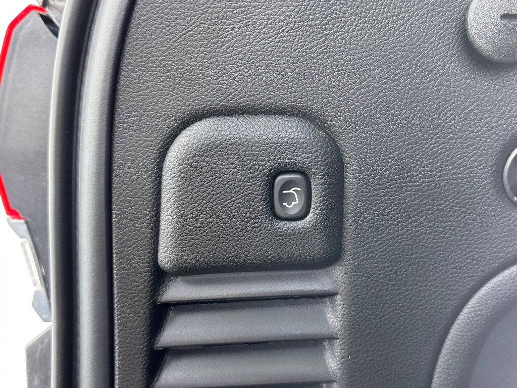 Used 2021 Jeep Grand Cherokee Limited w/ Luxury Group II image 17