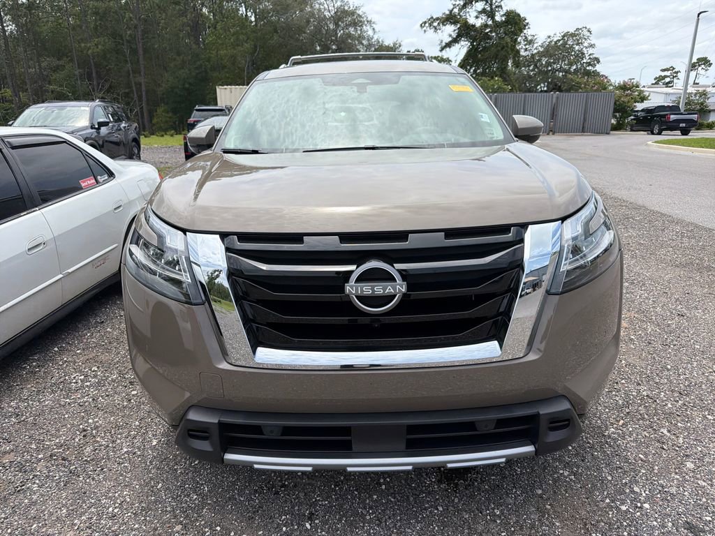 Certified 2024 Nissan Pathfinder Platinum FWD image 8