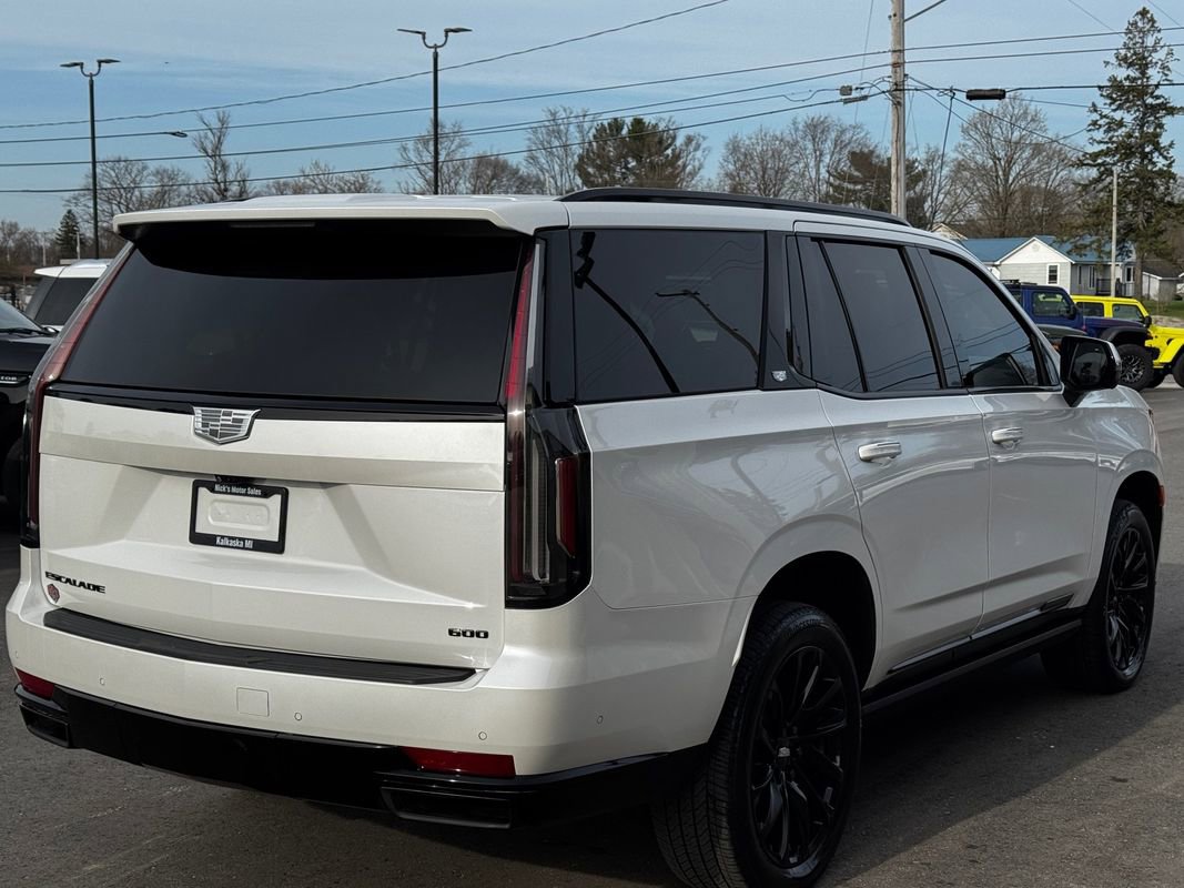 Used 2024 Cadillac Escalade Sport Platinum w/ LPO, ONYX Package AWD/4WD image 6