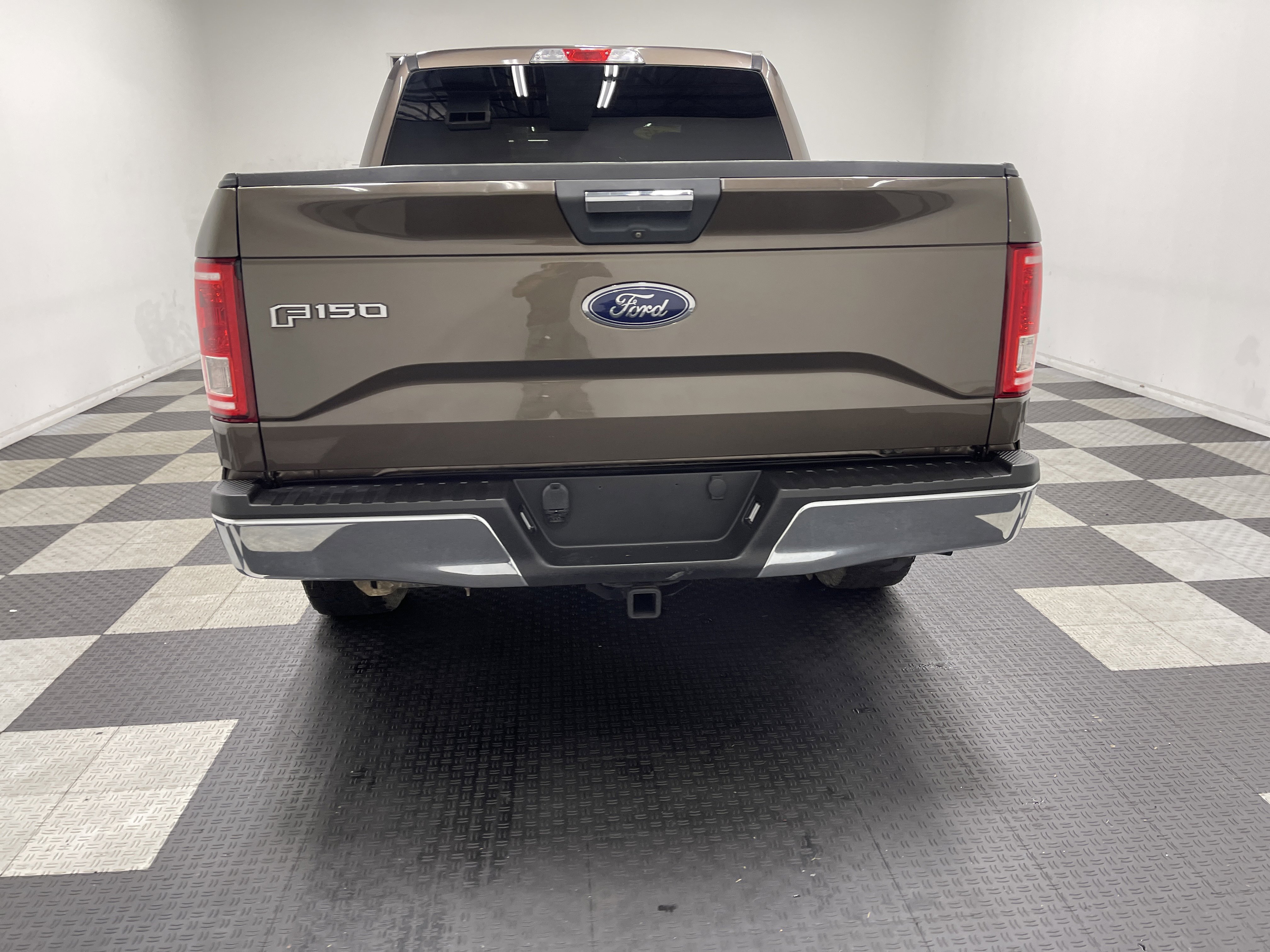 Used 2015 Ford F150 XLT w/ Equipment Group 301A Mid AWD/4WD image 3