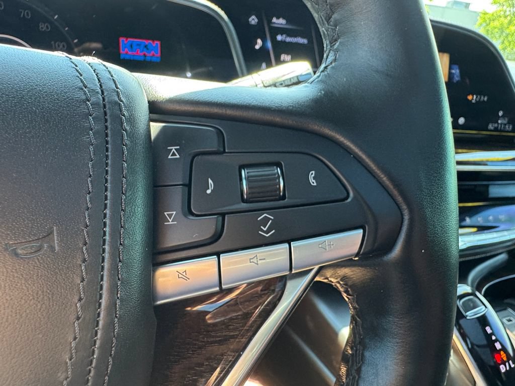 Used 2021 Cadillac Escalade Premium Luxury Platinum AWD/4WD image 34