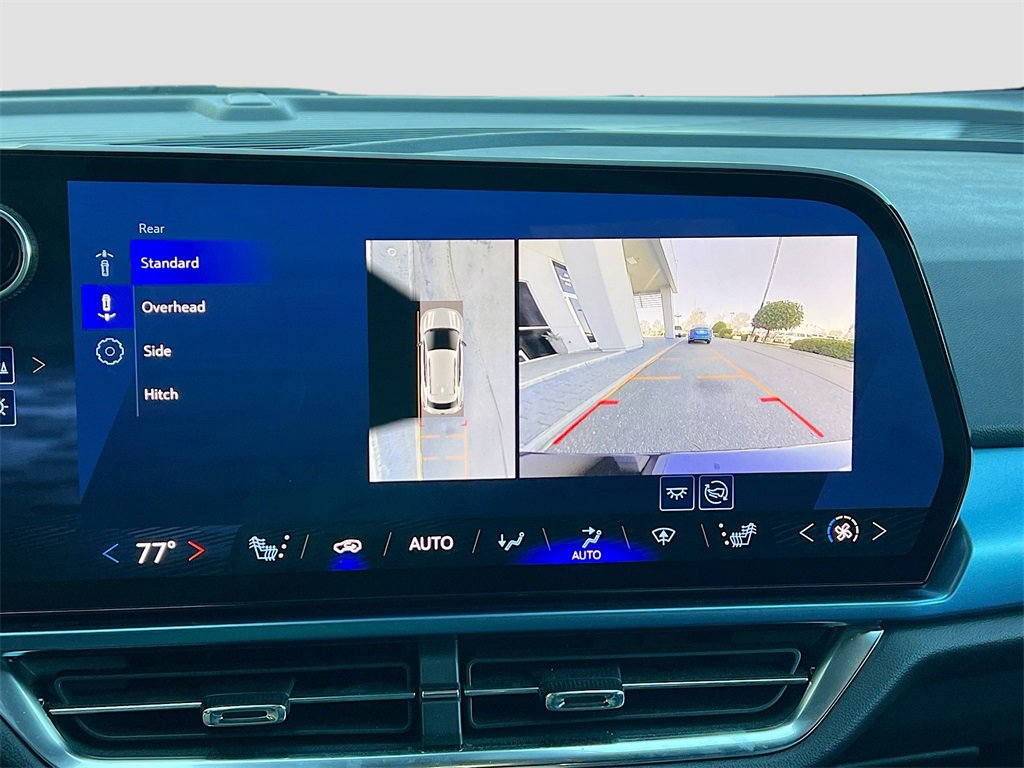 Used 2025 Chevrolet Equinox EV LT w/ Convenience Package image 13