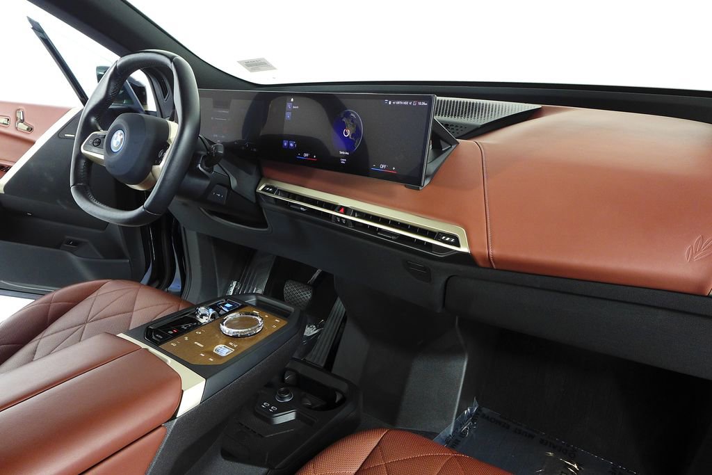 Used 2023 BMW iX xDrive50 w/ Premium Package image 12