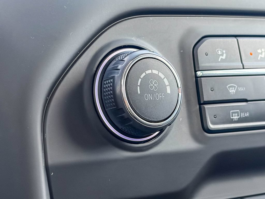 Certified 2025 Chevrolet Silverado 1500 Custom AWD/4WD image 25