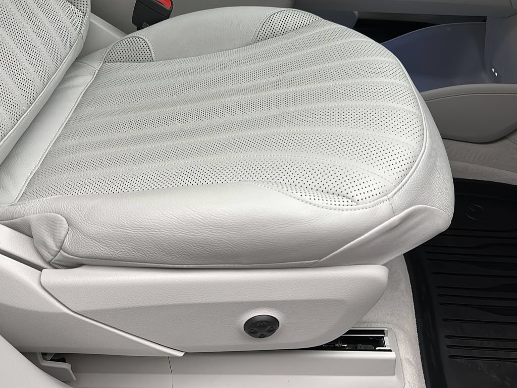 Used 2023 Mercedes-Benz EQS 580 4MATIC SUV image 20