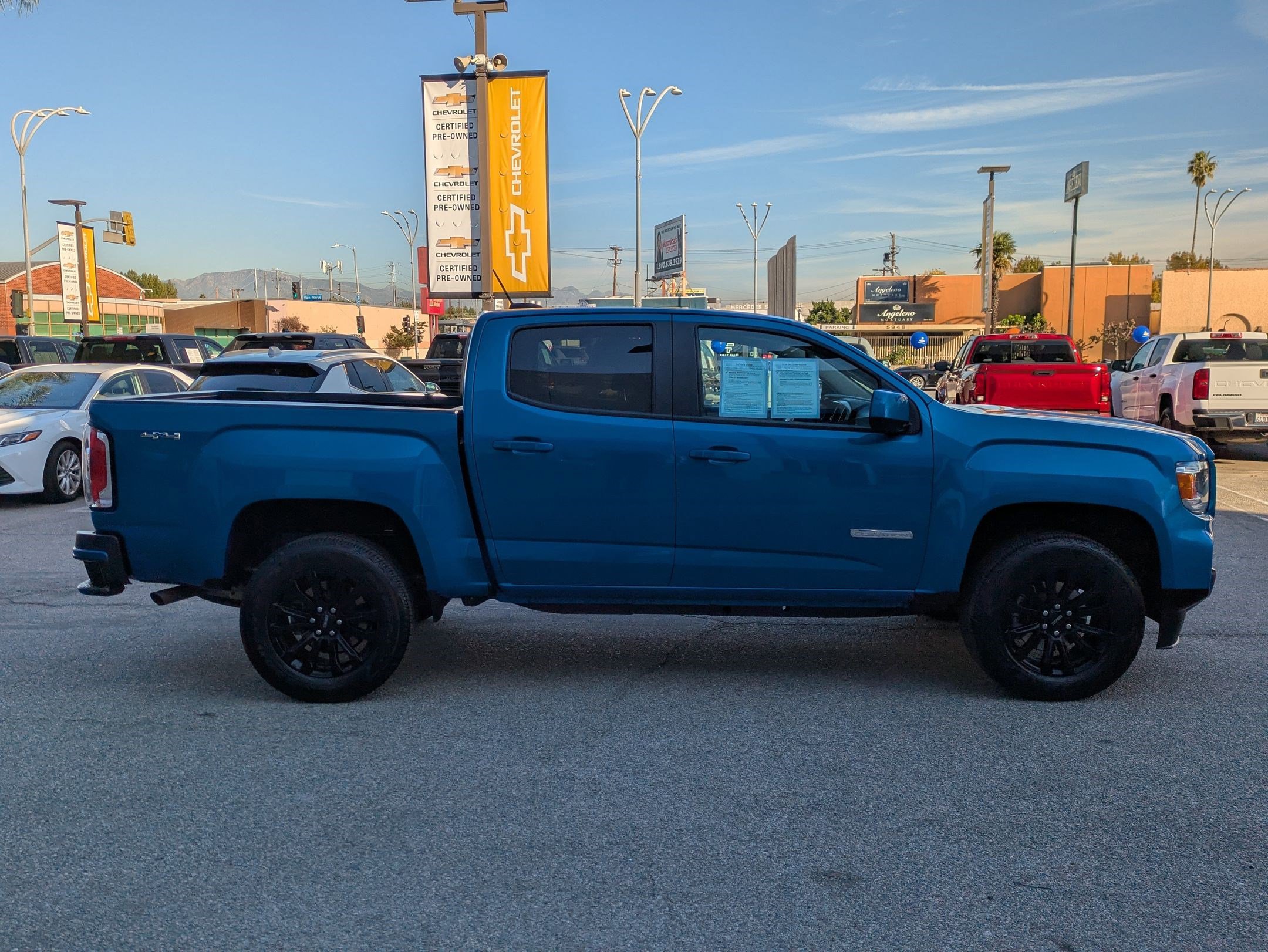 Used 2022 GMC Canyon Elevation w/ Trailering Package image 4