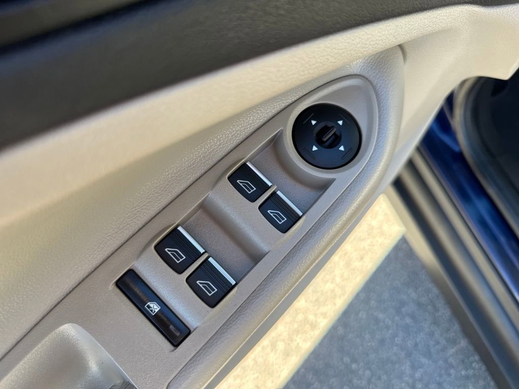 Used 2017 Ford C-MAX Energi SE w/ Equipment Group 401A image 13