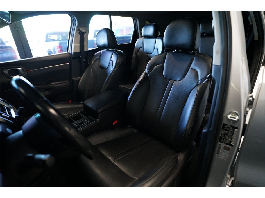 Used 2022 Kia Sorento EX w/ Panoramic Sunroof Package FWD image 11