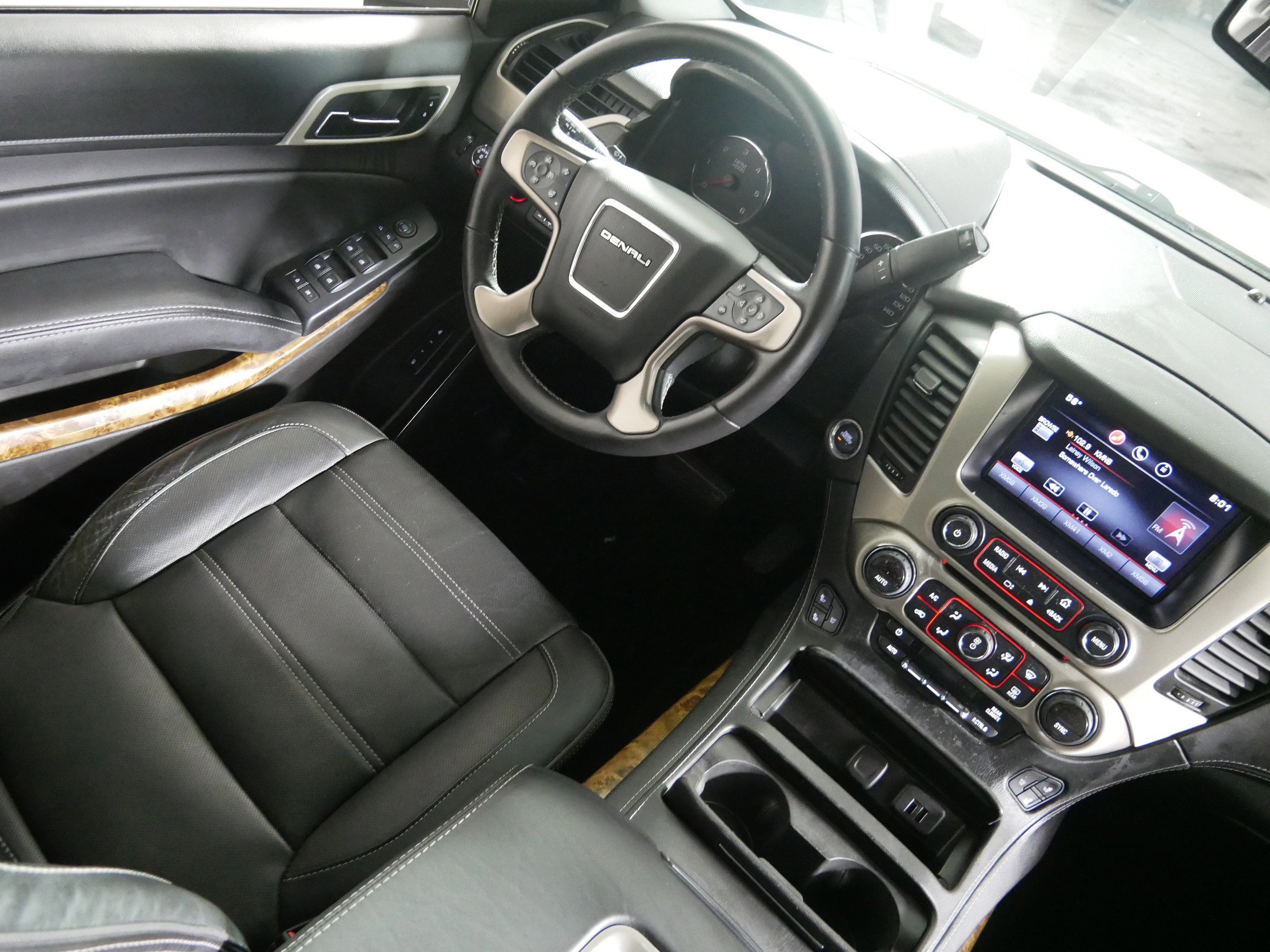 Used 2015 GMC Yukon Denali w/ Open Road Package image 9