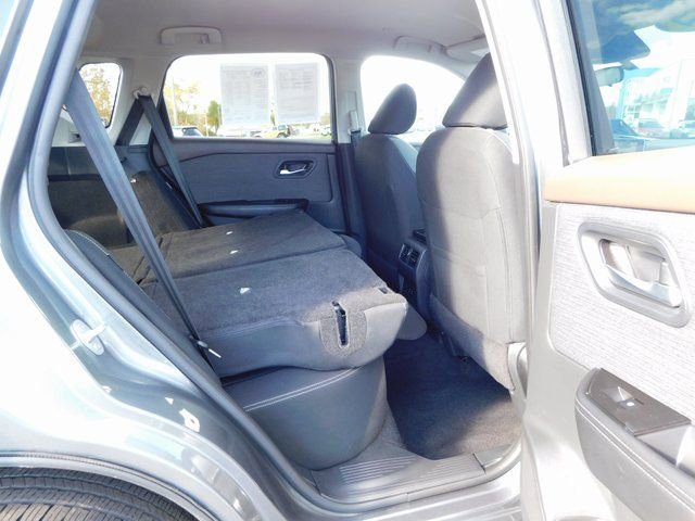 Used 2023 Nissan Rogue SV image 24