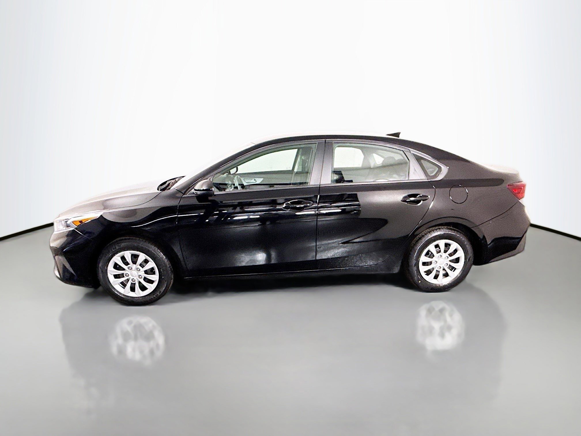 Used 2024 Kia Forte LX image 6