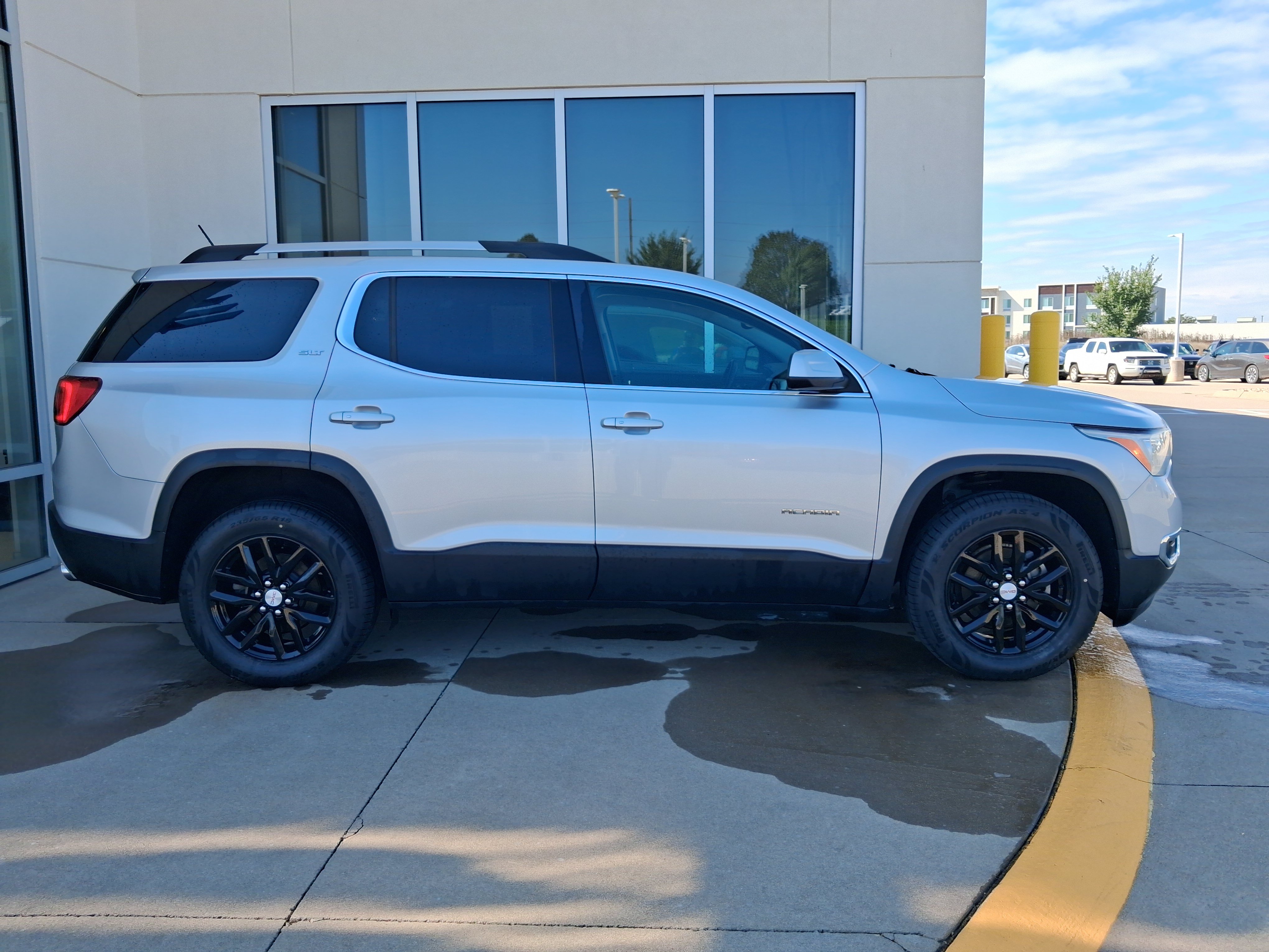 Used 2018 GMC Acadia SLT AWD/4WD image 5