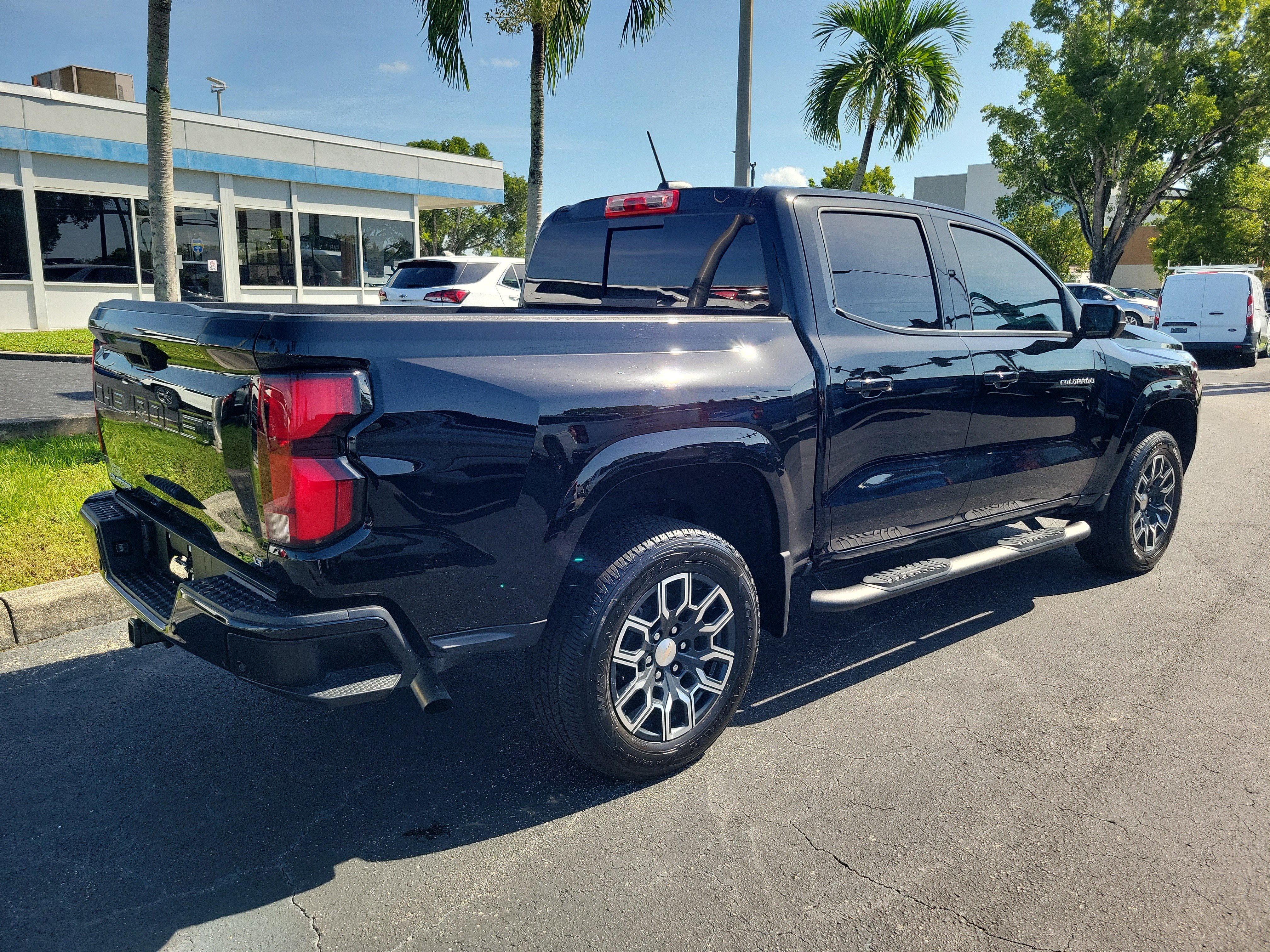 Used 2023 Chevrolet Colorado LT w/ LT Convenience Package III RWD image 4