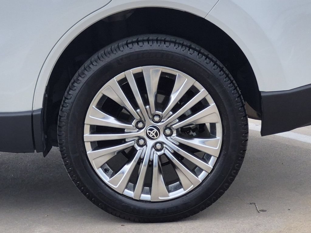 Used 2024 Toyota Venza Limited AWD/4WD image 27