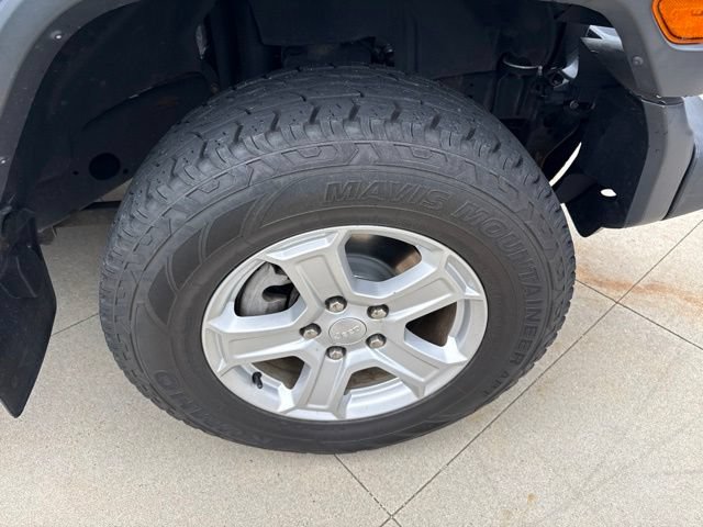 Used 2018 Jeep Wrangler Sport AWD/4WD image 9