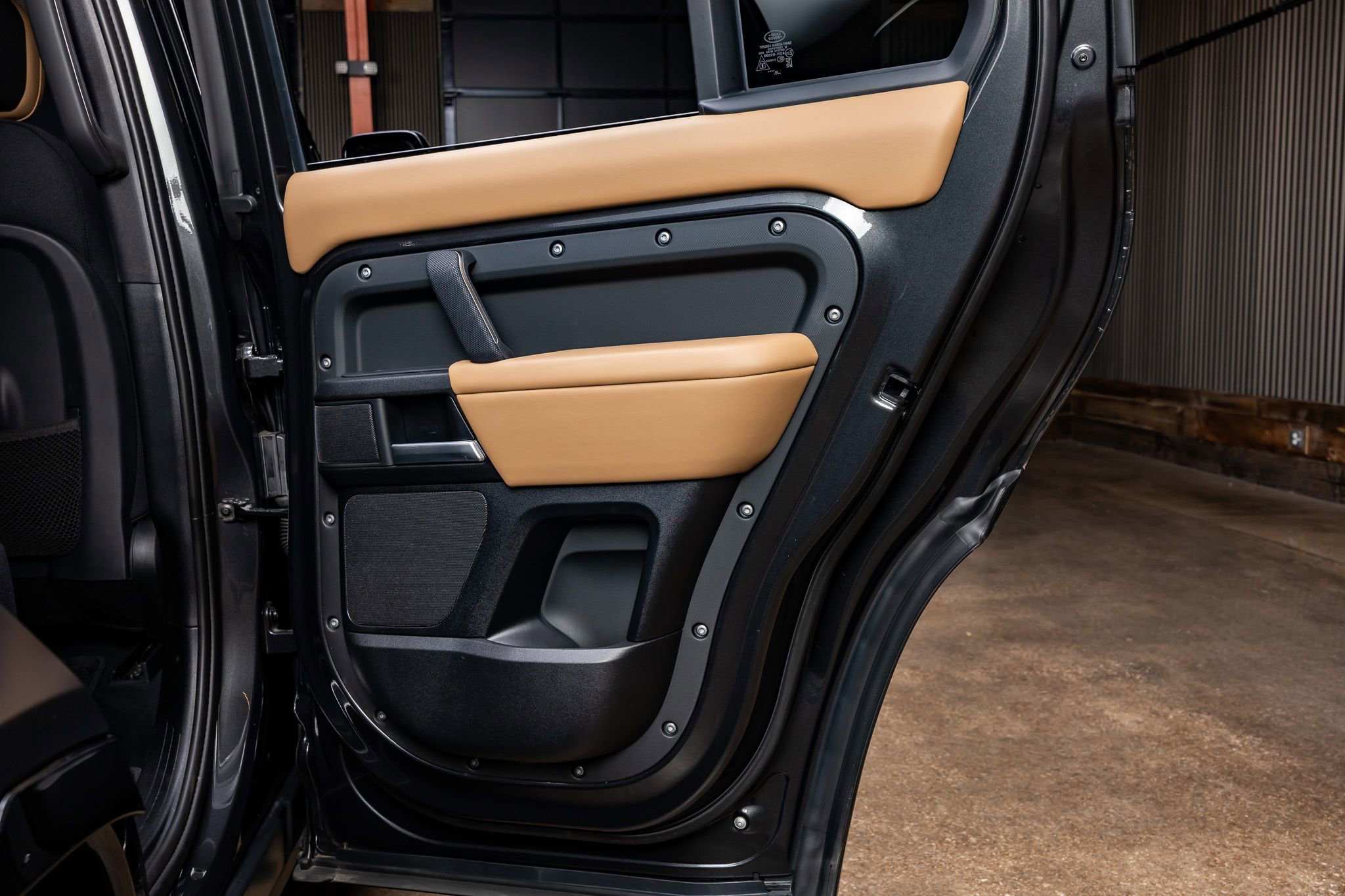 Used 2025 Land Rover Defender 130 X image 37