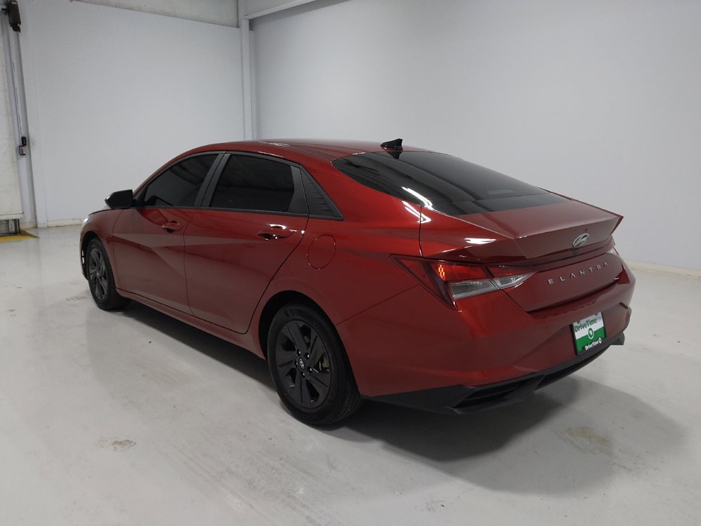 Used 2023 Hyundai Elantra SEL w/ Cargo Package FWD image 5