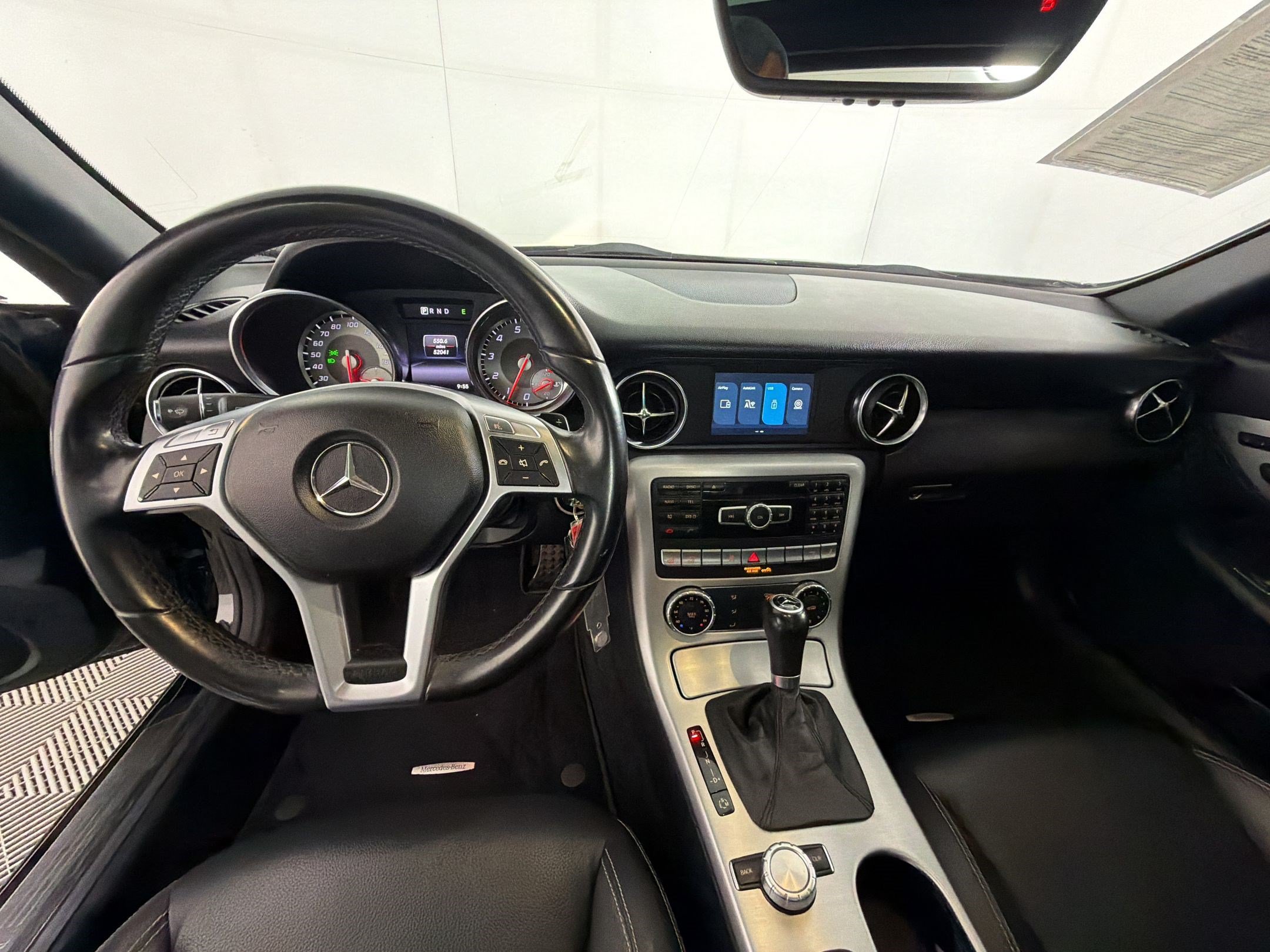 Used 2014 Mercedes-Benz SLK 250 image 24